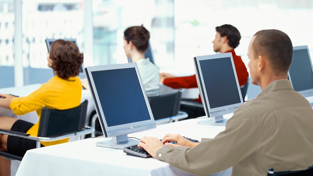 Detaje për të kontaktuar ekipet dhe zyrat tona për shërbimet ndaj klientëve në Angli.