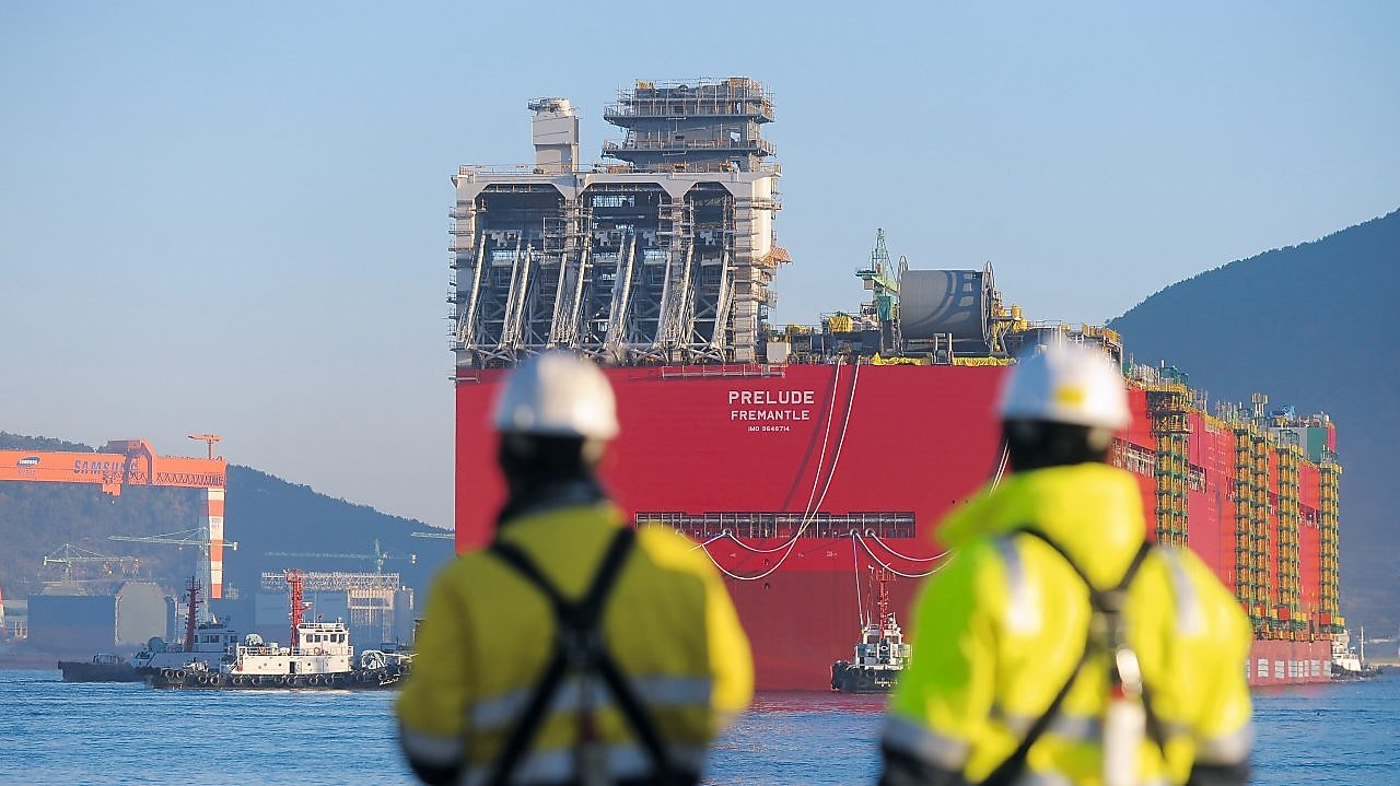 Lundrimi i parë i Prelude: trupi gjigant i kompleksit zbret në ujë për herë të parë