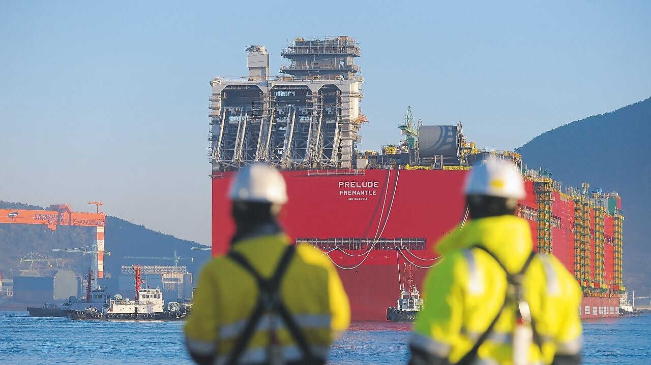 Lundrimi i parë i Prelude: trupi gjigant i kompleksit zbret në ujë për herë të parë