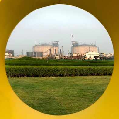 Projekt fotografik në Indi, Hollandë, 2014 – depozitat Hazira LNG