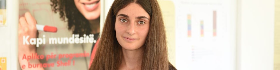 Një nga fitueset e vjetshme të bursës së Shell në Shqipëri, Irini Shtrepi